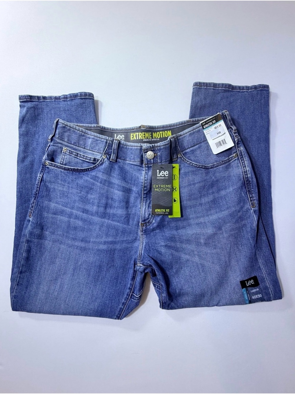 NWT Lee Men’s Jeans Extreme Motion 40 x 30 Athletic Fit Tapered Leg New W Tags